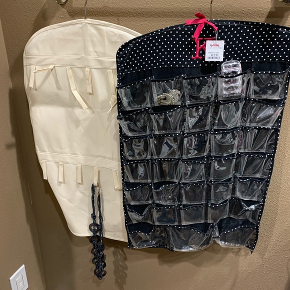 None Accessories - Pair of Jewelry organizer/hangers